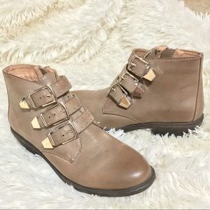 Report Fadia Taupe Buckled Bootie